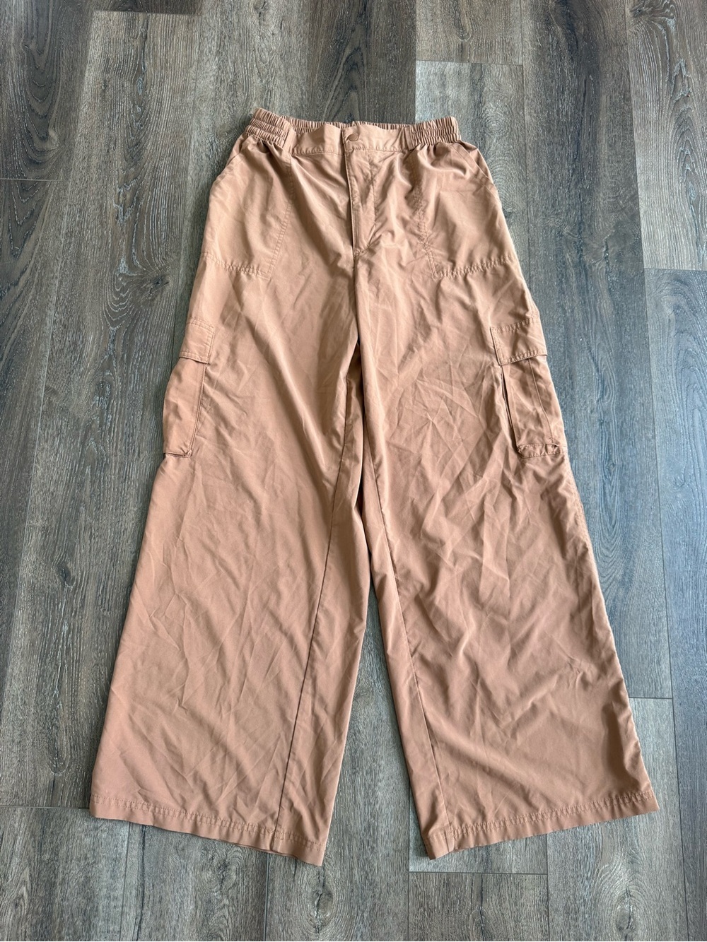 aerie Women’s Wide-Leg Cargo Pants in brown Size large